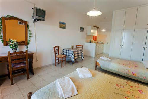 Betty Apartments Drios Luaran gambar